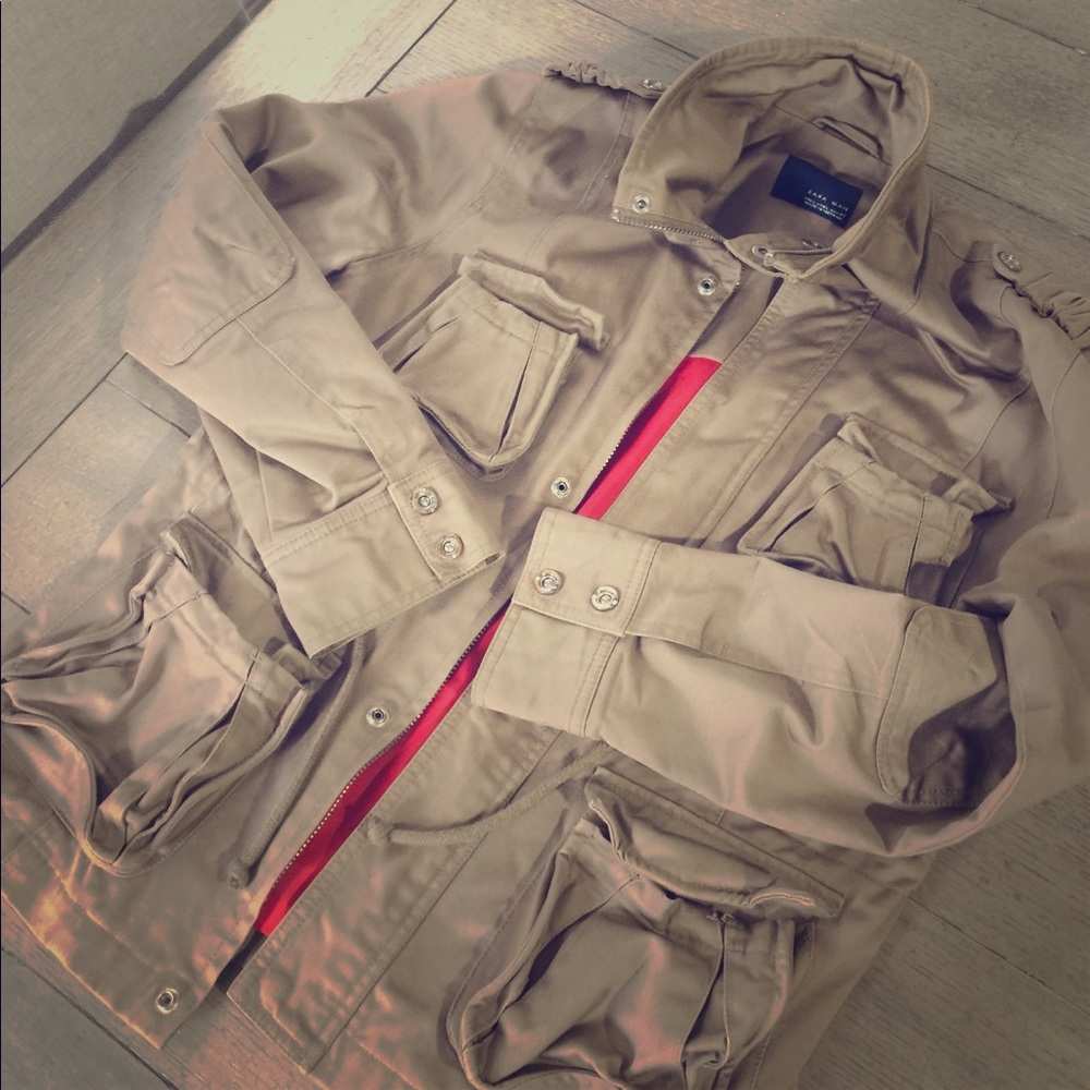 Discover this vintage mens Zara jacket.